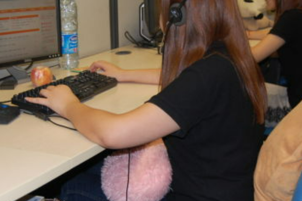 趣闲赚客服支持界面