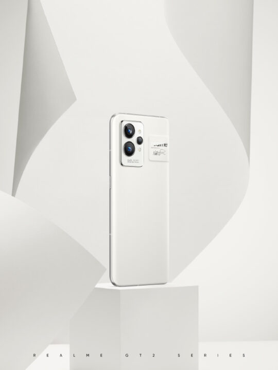 realme GT 2系列预热发布：搭载金刚石冰芯散热Plus，两项散热技术行业第一！