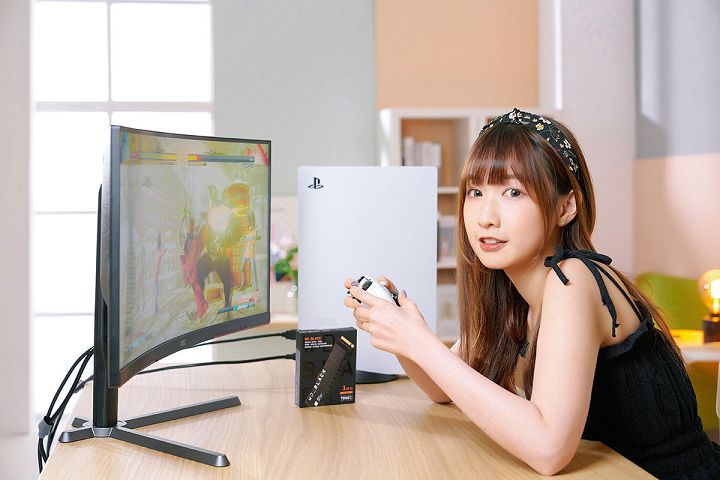 搬移至WD_BLACK SN850 NVMe SSD 散热片版本的 PS5 游戏，在进入游戏时间与运行顺畅度方面，与本机的 SSD 几乎相同。