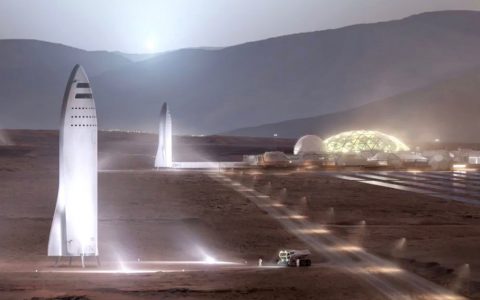 SpaceX 马斯克：最快 5 年后送太空人上火星