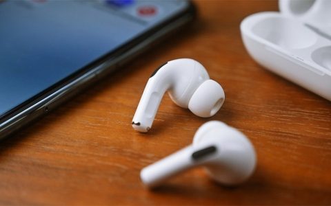 如何更改 AirPods 3 与 AirPods Pro 的力度传感器操作？