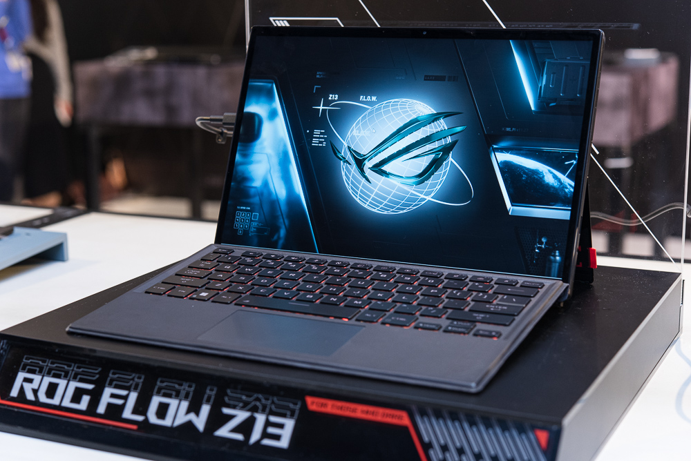 亲爱的我把 Mothership 缩小！ ROG FLOW Z13 电竞平版登场