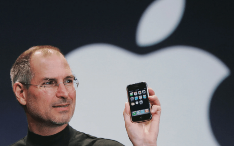 苹果 iPhone 在 15 年前的今天揭晓 结合 iPod、手机与连网装置的三合一设计改变了手机产业