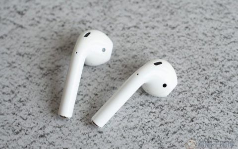 AirPods 也能救命！ 遭遇重摔意外的女士呼唤 Siri 报警及时得救