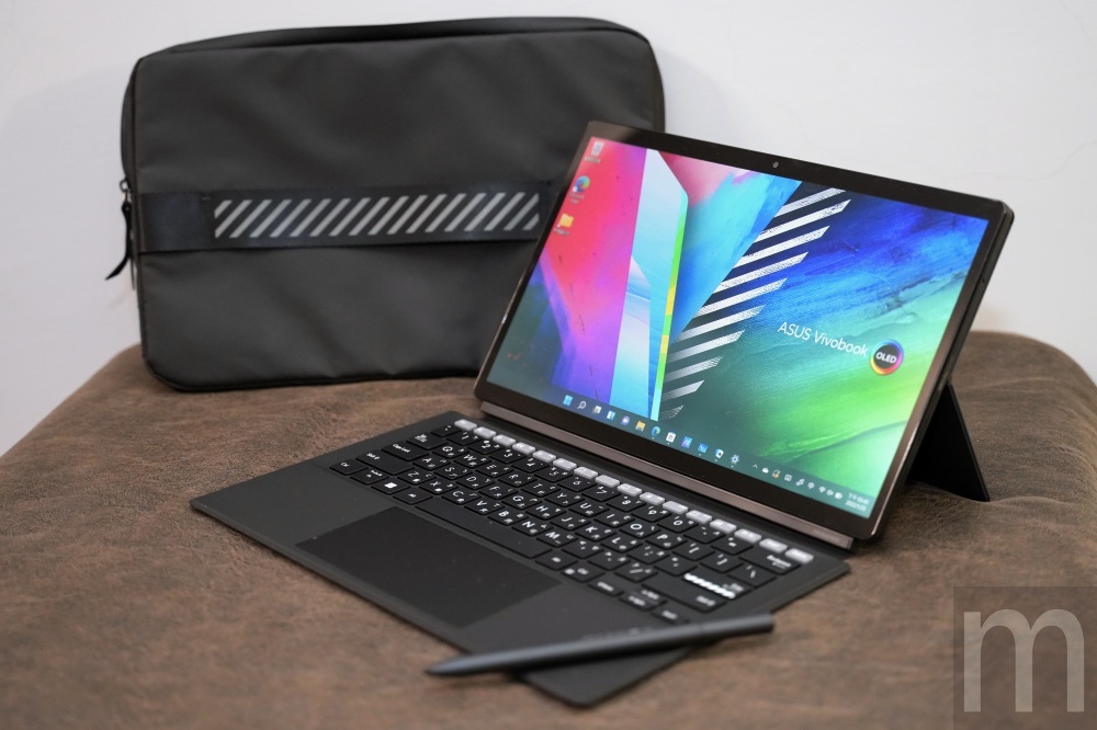 华硕Vivobook 13 Slate OLED动手玩，具备鲜艳色彩屏幕与丰富手写功能的2 In 1装置