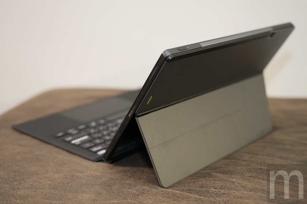 华硕Vivobook 13 Slate OLED动手玩，具备鲜艳色彩屏幕与丰富手写功能的2 In 1装置