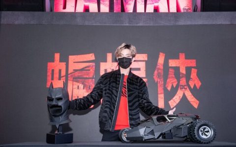 《蝙蝠侠》动漫节曝光电影片段，谜语人对蝙蝠侠下战帖 