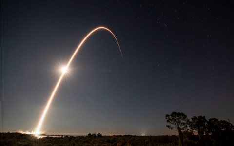 太阳磁暴将 40 颗 SpaceX 卫星撞入地球大气层 
