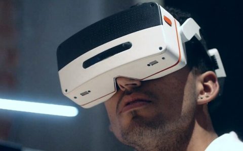 在虚拟世界中写程序？ 第一款搭载Intel i7的Linux头戴显示型VR电脑 ，预计今年Q4发售