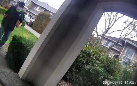 G胖亲身出现速递送 Steam Deck？ 外国玩家表示闭路电视拍下本人身影 