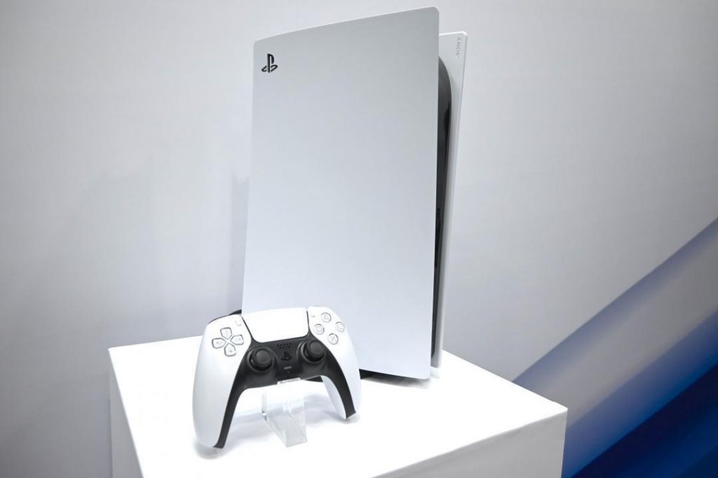 缺货太严重！ Sony PS5 同期销量惨输 PS4 近 300 万台