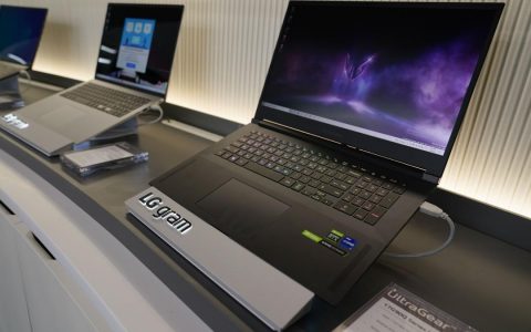 开学季想换电脑？ 盘点 8 款「最佳学笔记本」