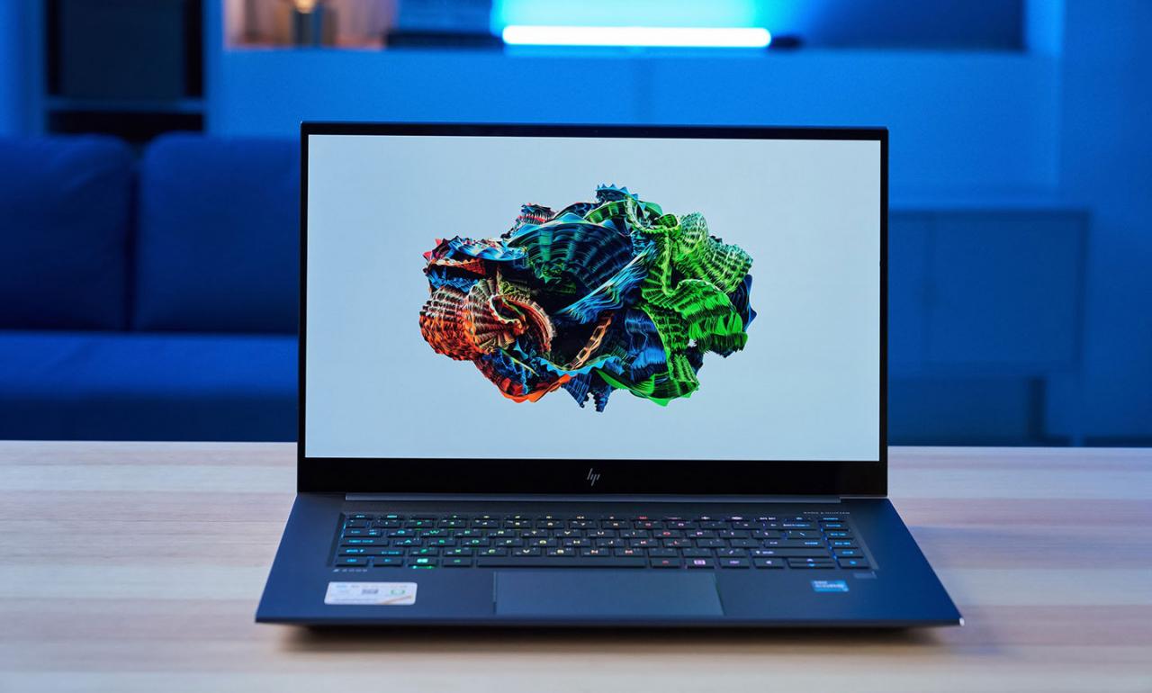 HP ZBook Studio G8 移动工作站可选配最高 4K UHD 分辨率的 OLED 显示器 ，一次满足用户对于高质与色彩显示效果的需求。