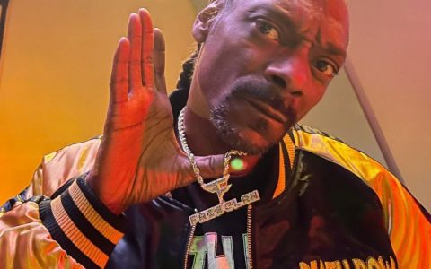 Snoop Dogg 加入了 FaZe Clan！
