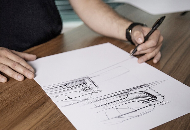 收藏家同时可以获得数字与实体作品，而保时捷将全部收益捐赠给非营利组织 Viva con Agua。