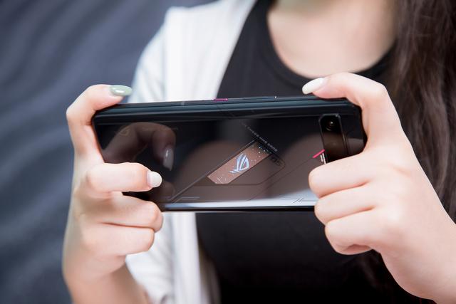 lol手游刀妹应该怎么玩(lol手游刀妹最基础教学)