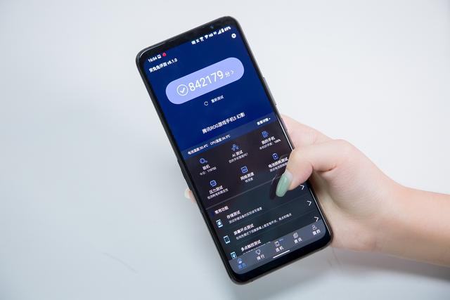 lol手游刀妹应该怎么玩(lol手游刀妹最基础教学)