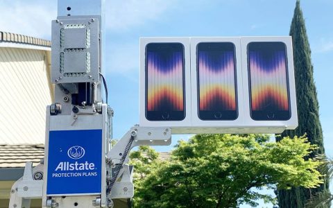 iPhone SE 3 摔落测试现身，跟 iPhone 13 一样强悍，但还是推荐装保护壳