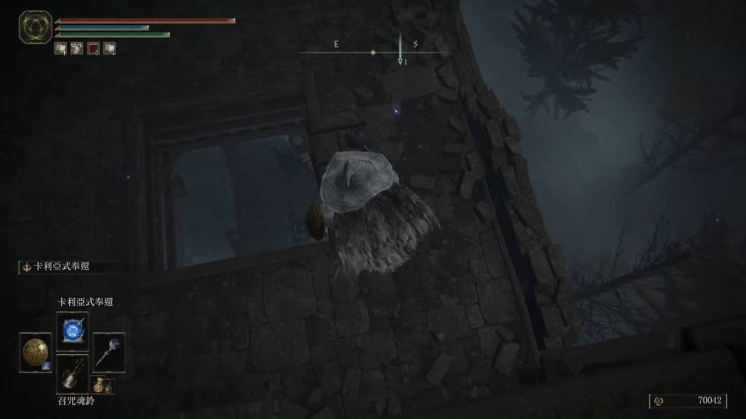 从入口跳入即离 NPC 不远矣。