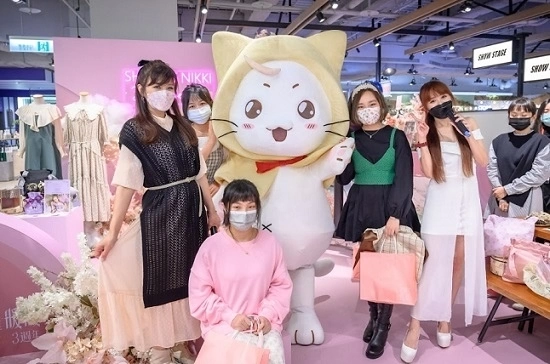 《闪耀暖暖》周年限时主题活动「花聆风语」开启，Maison de FLEUR 线下联名快闪活动开始