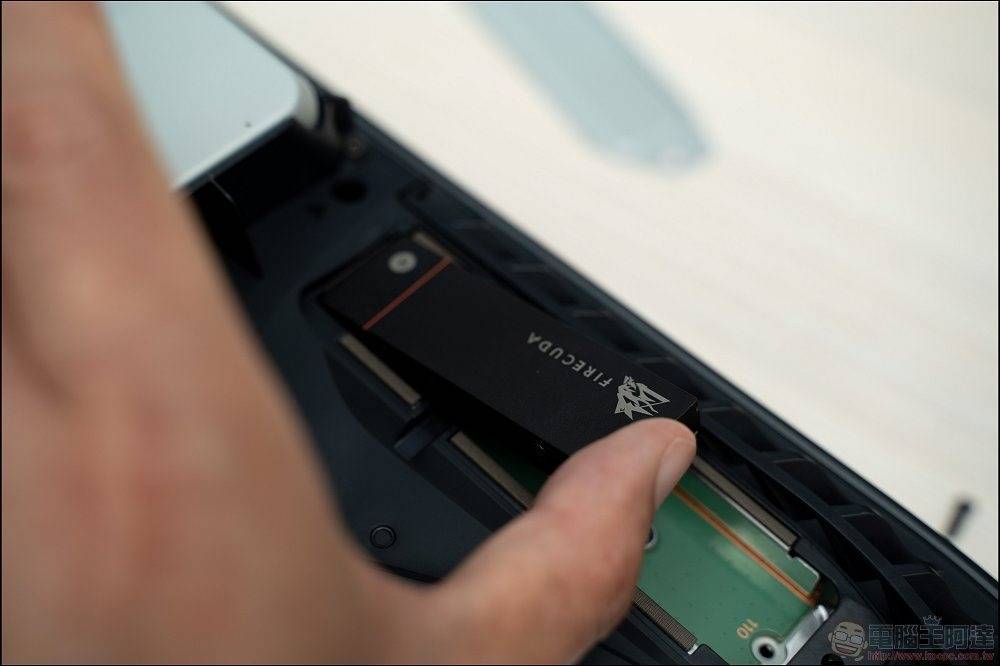 Seagate FireCuda 530 SSD 开箱实测 - 10