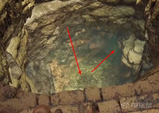 《古墓丽影：暗影》蜘蛛墙壁怎么爬？