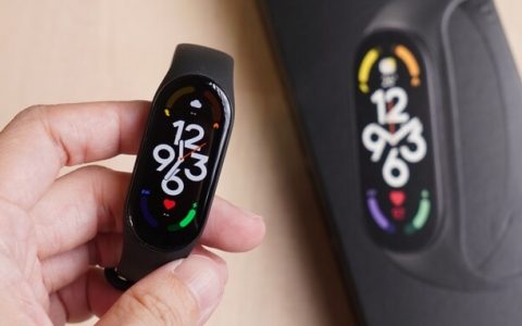 小米手环 7 实测，全天候纪录血氧、更大更实用的平价手环