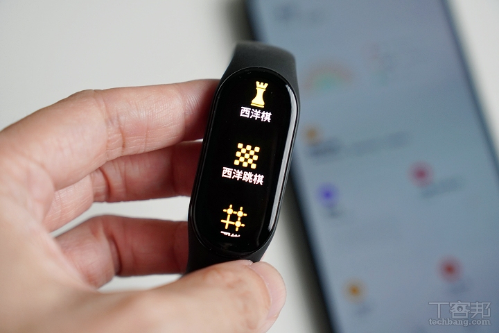 小米手环 7 实测，全天候纪录血氧、更大更实用的平价手环