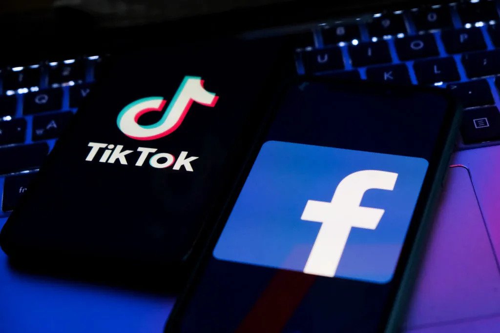 FB拟做重大改变，以便与TikTok 竞争：或将开始向用户推荐更多与其并无联系来源的内容！