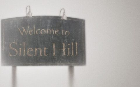 《沉默之丘》电影导演表示Konami正在积极复活该系列游戏，主因是受到《恶灵古堡》的启发
