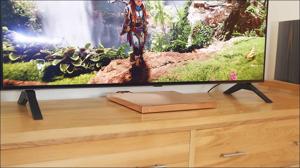 国外大神自制全球首款 PlayStation 5 Slim ：采用铜制机壳、机身仅 2 公分厚、内建水冷散热