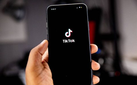 FCC 呼吁 Google 和 Apple 移除 TikTok App 来保护国家安全，它正大量收集用户隐私数据