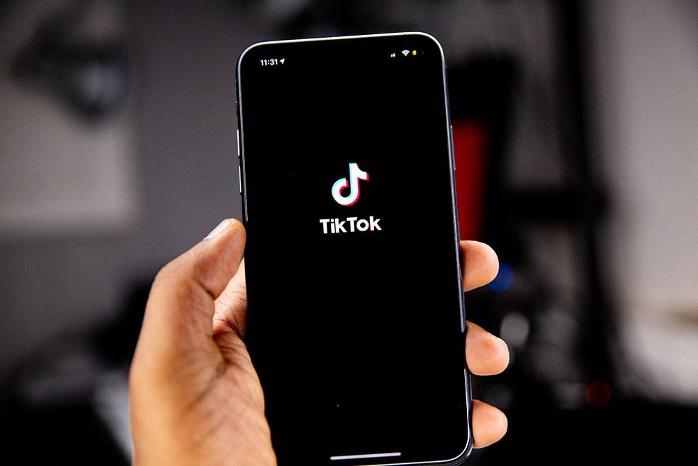 FCC 呼吁 Google 和 Apple 移除 TikTok App 来保护国家安全，它正大量收集用户隐私数据