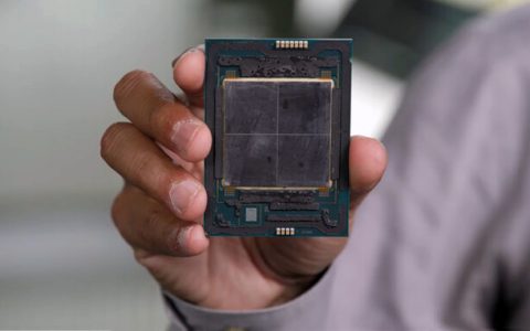 Intel Sapphire Rapids-SP 工程样机芯片 SiSoftware 跑分曝光