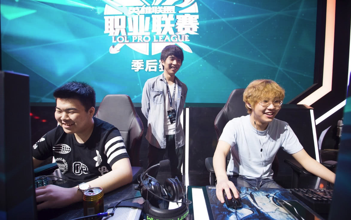 lol麻辣香锅资讯内容（mlxg和uzi打架事件概况）  第6张