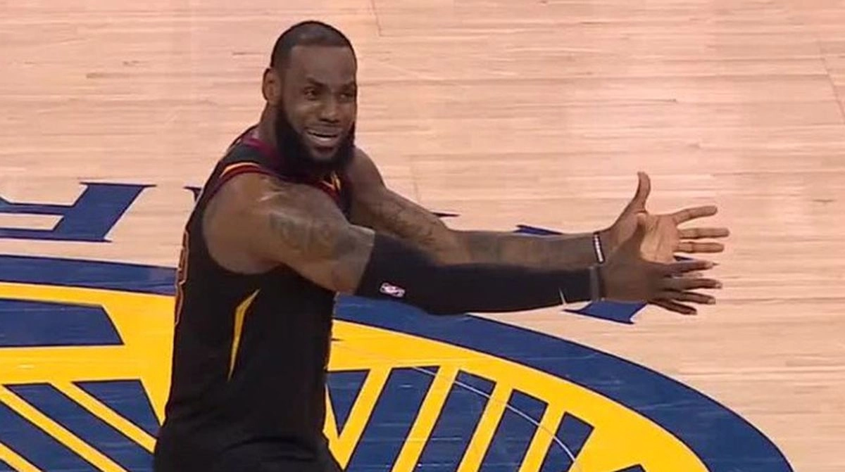 NBA 詹皇 LeBron James 加盟《华纳多重宇宙大乱斗》,战斗招式重现经典迷因