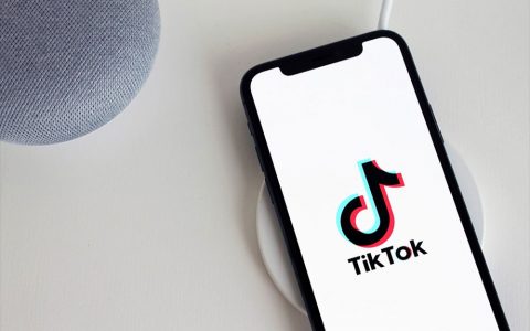 女童进行昏迷挑战「窒」死，TikTok 抖音被控推送问题内容
