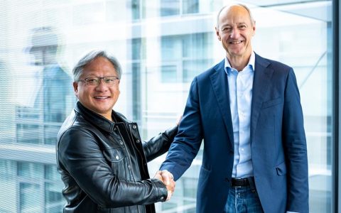 黄仁勋：NVIDIA 不会裁员，同时将加薪协助员工抵御通膨