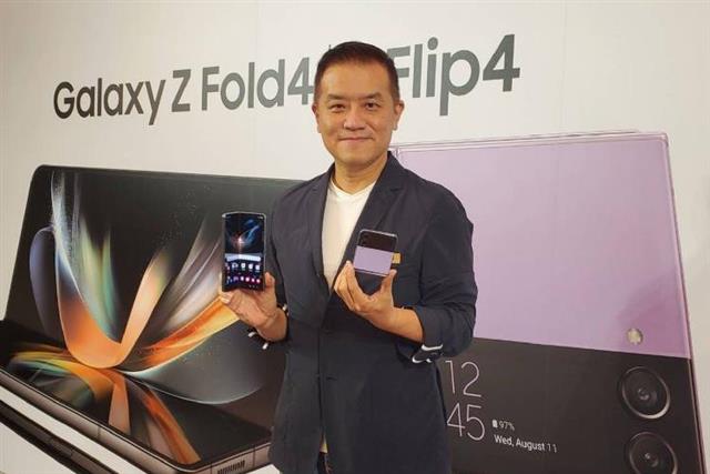 对折叠屏手机前景持乐观态度！Samsung预测：今年全球折叠屏手机出货量将达2000万部！
