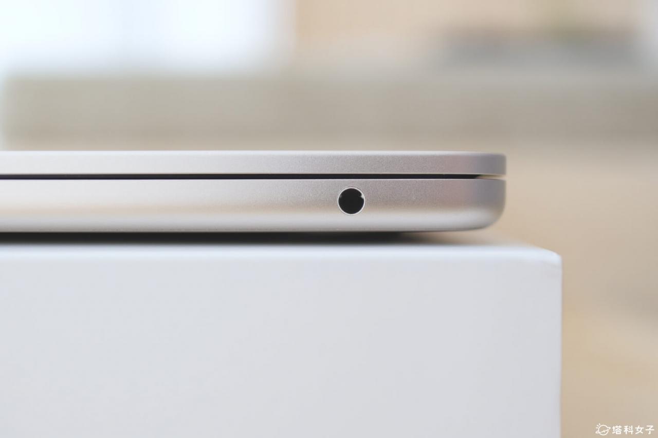 MacBook Air M2 星光色开箱：端口配置
