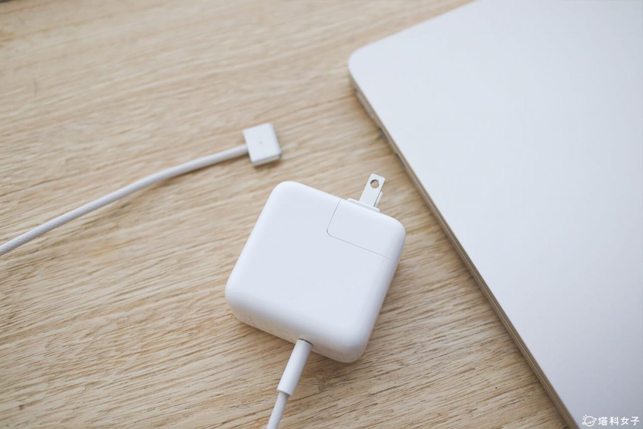 MacBook Air M2 星光色开箱：Magsafe