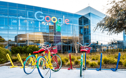 随着确诊人数攀升，Google员工质疑公司要求重返办公室工作的作法
