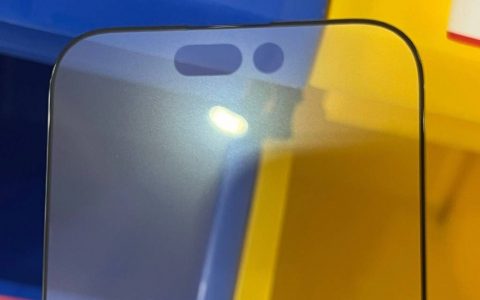 iPhone 14 Pro 钢化膜出现，真是一个巨大的「感叹号」