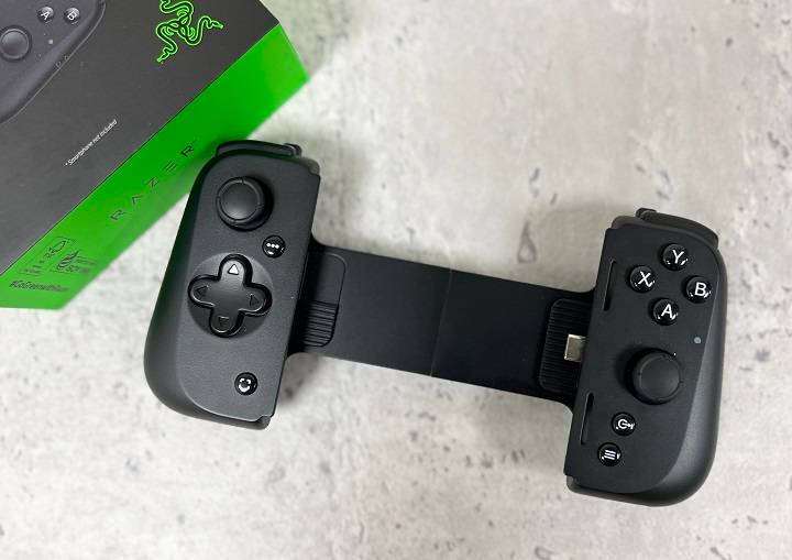 Razer Kishi V2 采用全新的设计，尺寸为 220×117×47（mm），重量约为 125 克。