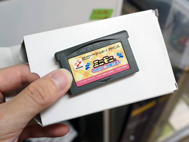 位于日本秋叶原的「Game Boy Advance游戏卡匣扭蛋」 转出无数玩家最美好的童年回忆