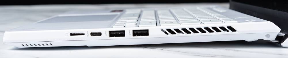 双 A 骄傲！ ROG Zephyrus G14 2022 测试报告 / 液金均温散热与 Nebula 显示器