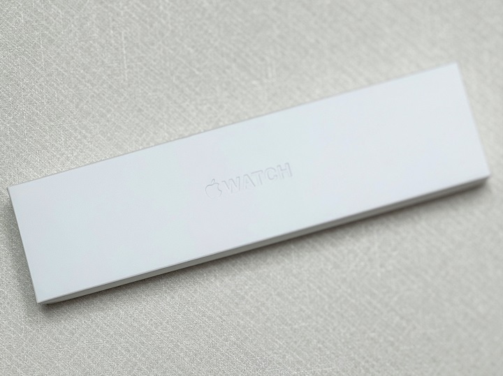 Apple Watch 8 开箱：贴心女性的体温传感功能，还有车祸侦测、睡眠分析、体能训练都更进阶