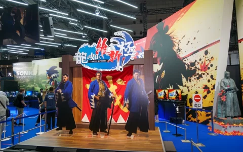 《人中之龙 维新！ 极》于东京电玩展展出试玩，将「队士技能」进化解放于日常战斗