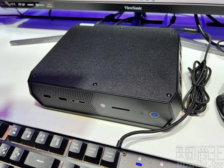 全新设计且搭载Intel Arc系列显卡的NUC电脑，代号Serpent Canyon。