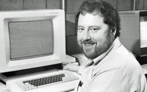 Emoji始祖：-）诞生40周年 标点符号如何进化「数字表符」深入人们生活？